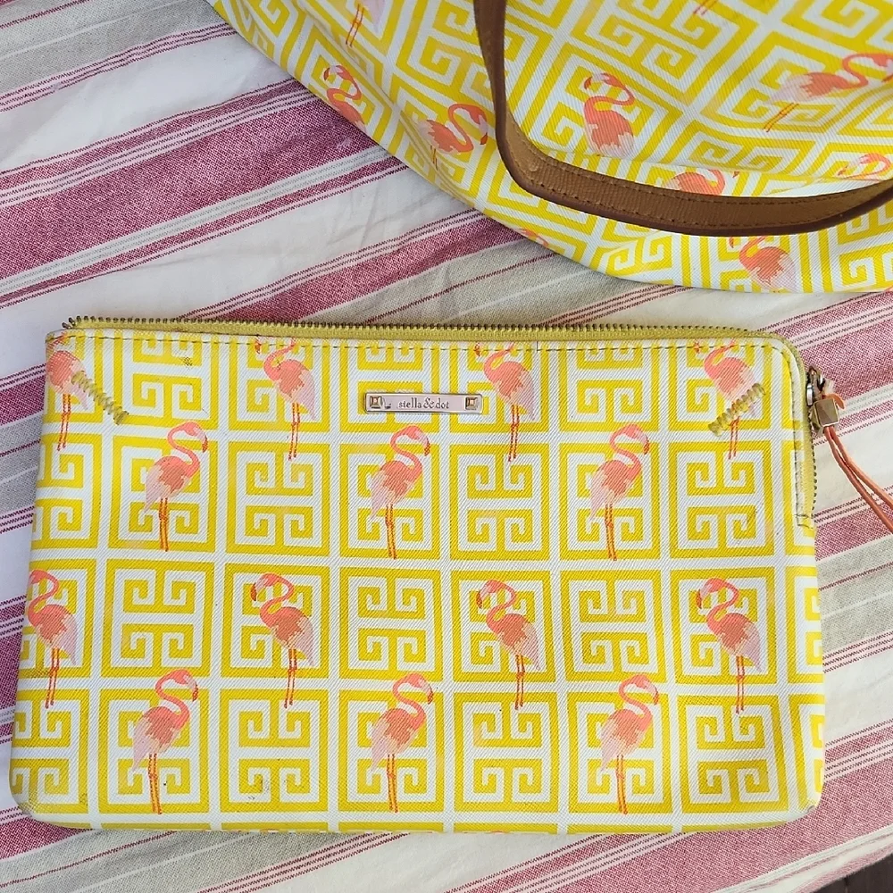 Stella & Dot Beach Flamingo Yellow and Brown Geometric Tote w/ matching case